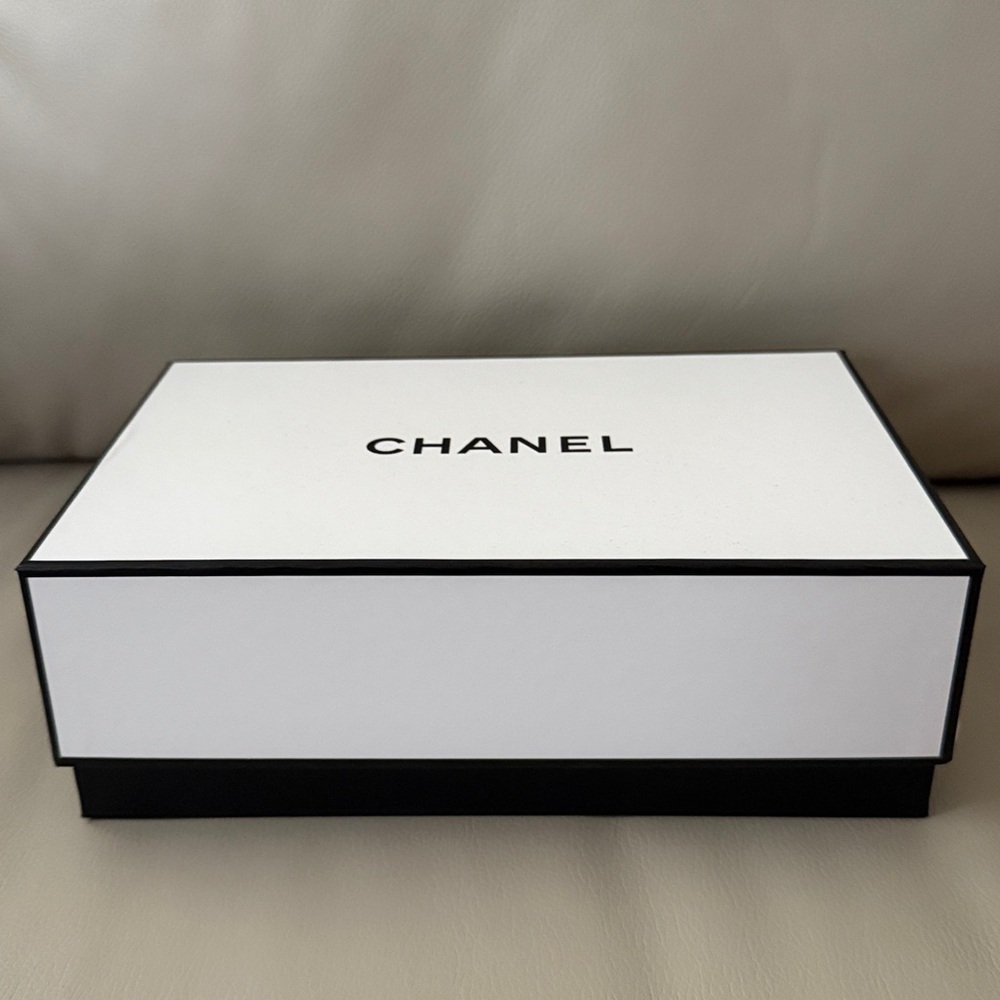 Gift Box - Picture 2 of 3